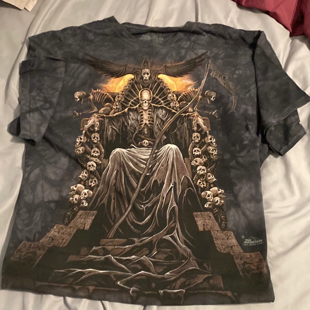 Skeleton graphic tee